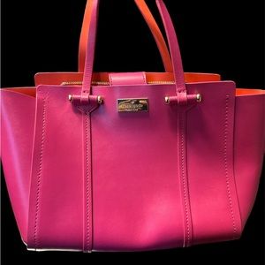 Kate spade bag pretty sure it’s brand new but a couple flaws from storage